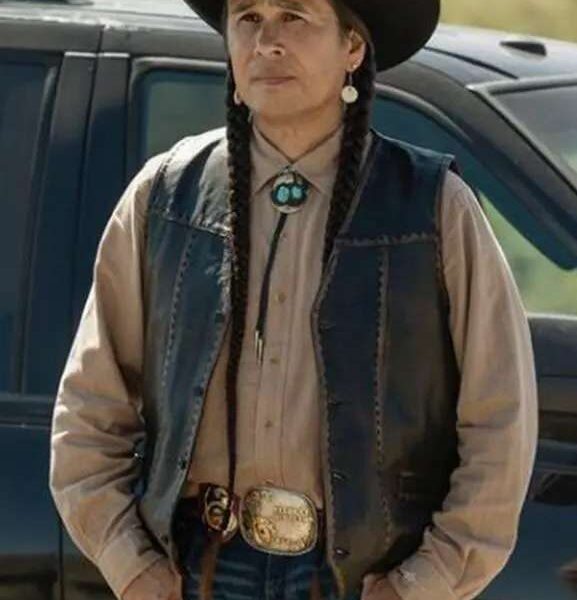 Mo Brings Plenty Yellowstone S04 Leather Vest